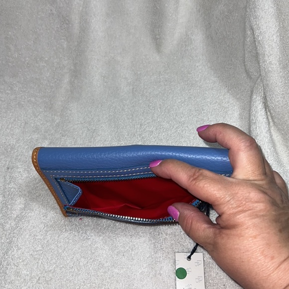 NWT Dooney and Bourke Pebble Leather credit card wallet. - Picture 7 of 10